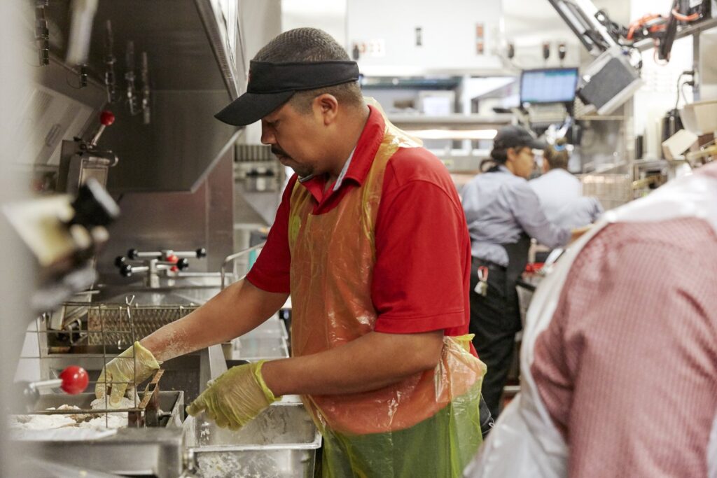 Chick-fil-A Busca Personal de Cocina Diurno
