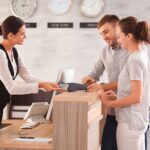 Se Busca  Servicio al Huésped